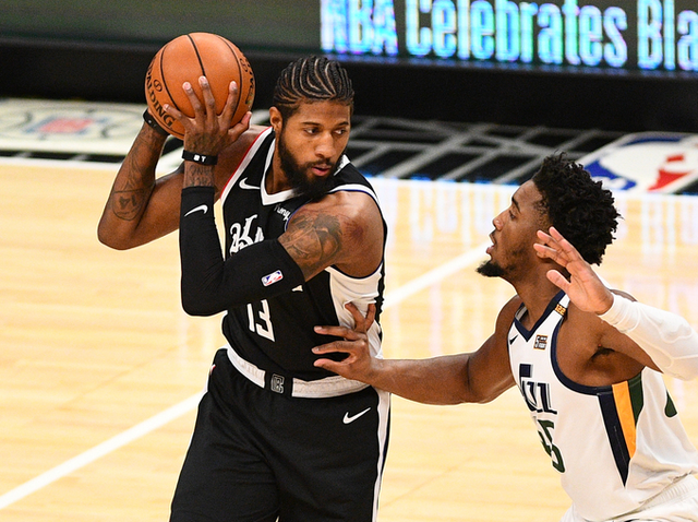 快船轻取公牛,萨姆·米切尔送出助攻 快船轻取公牛,萨姆·米切尔送出助攻