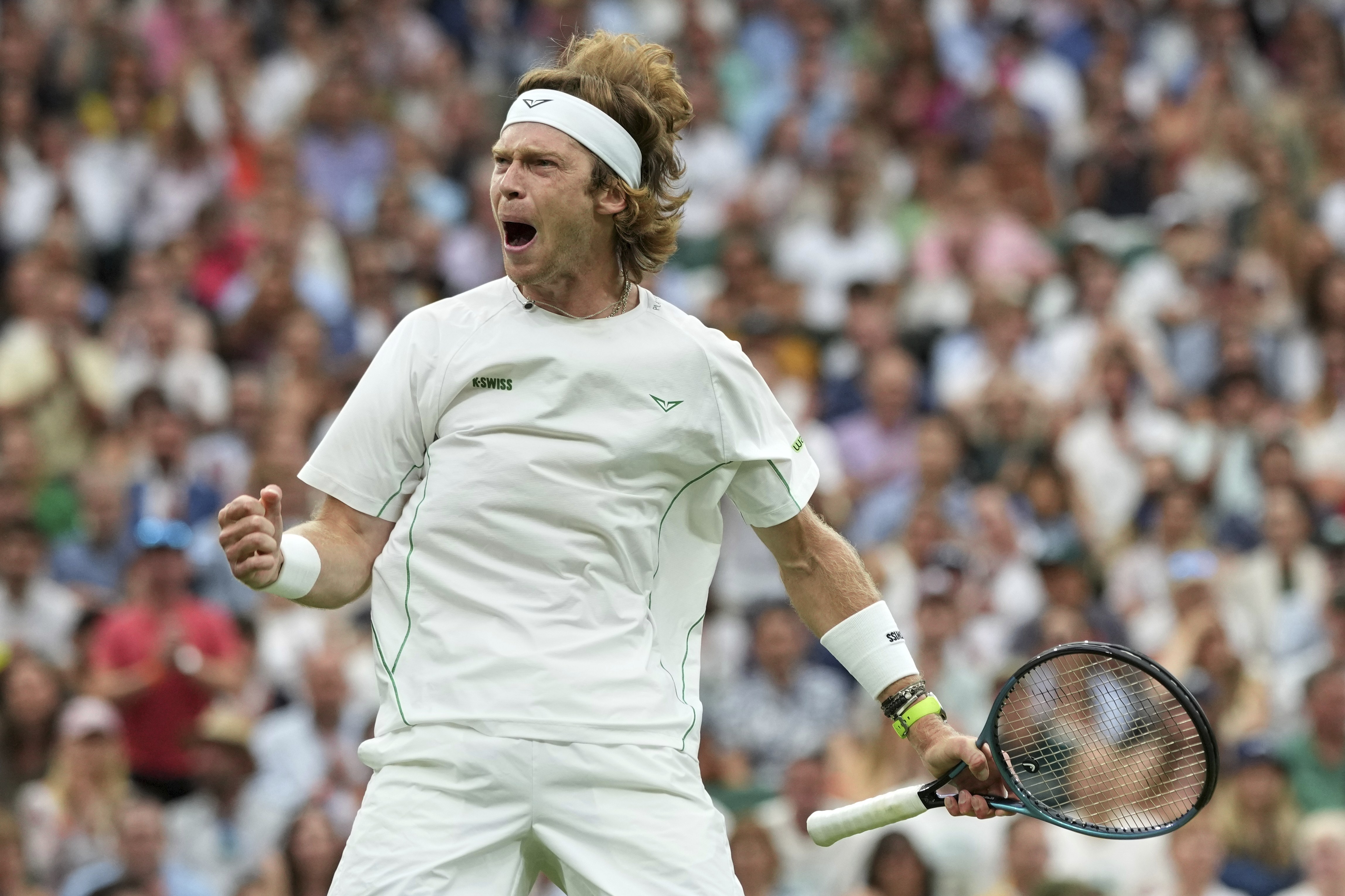 意大利网球队翻盘澳大利亚网球队，阿尔卡拉斯送出助攻